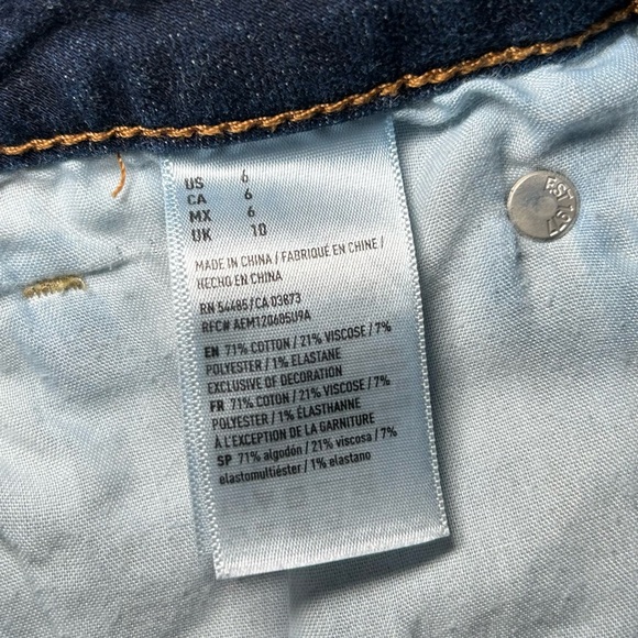 American Eagle distressed reworked dark wash denim shorts women’s size small 6 - Picture 6 of 6